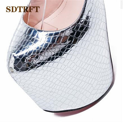 Statement-Making Platform Pumps: Gold/Silver, Patent Leather, Thin High Heels - Crossdresser Plus Sizes 34-47